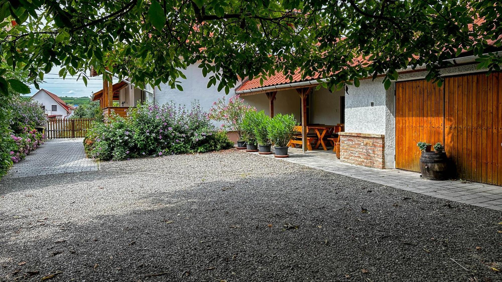 Fekete Rigo Vendeghaz Apartment Egerszalók Exterior foto