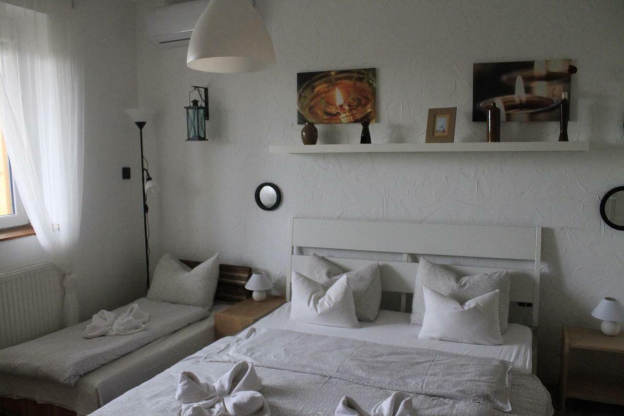 Fekete Rigo Vendeghaz Apartment Egerszalók Exterior foto